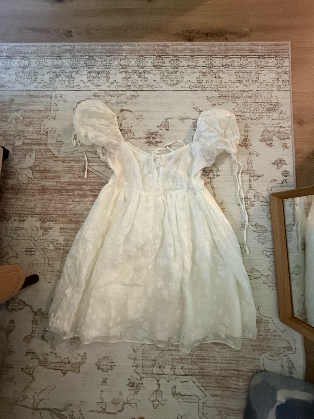Lulu's White Floral Puff-Sleeve Dress